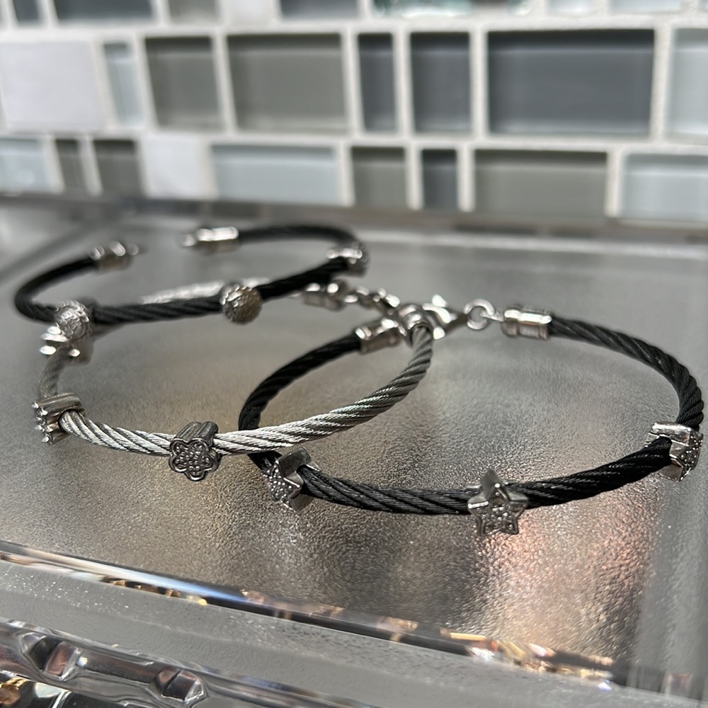 Bracelets (3) - Picture 2 of 3